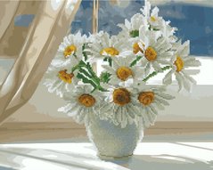 Фото Алмазна картина Ромашки в білій вазі на вікні (GZS1174) (Без коробки) від інтернет-магазину картин-розмальовок Sylarozumu.com.ua