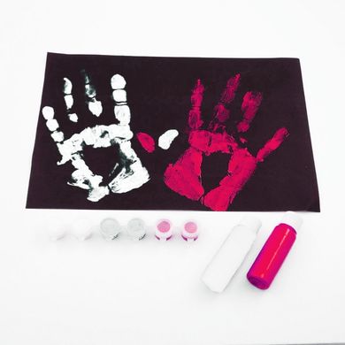 "Семейные ладошки" Набор для создания отпечатков на черном подрамнике (белая и малиновая краска)